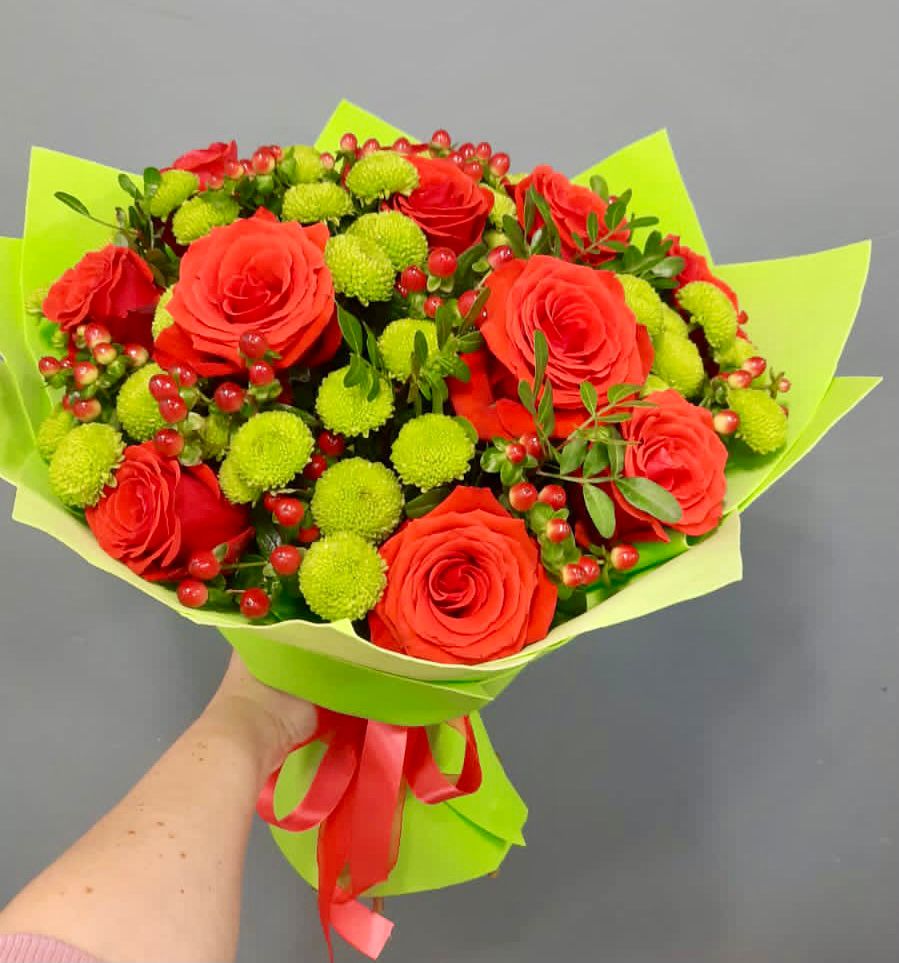 Букет цветов из: Хризантемы и Розы в Нефедово