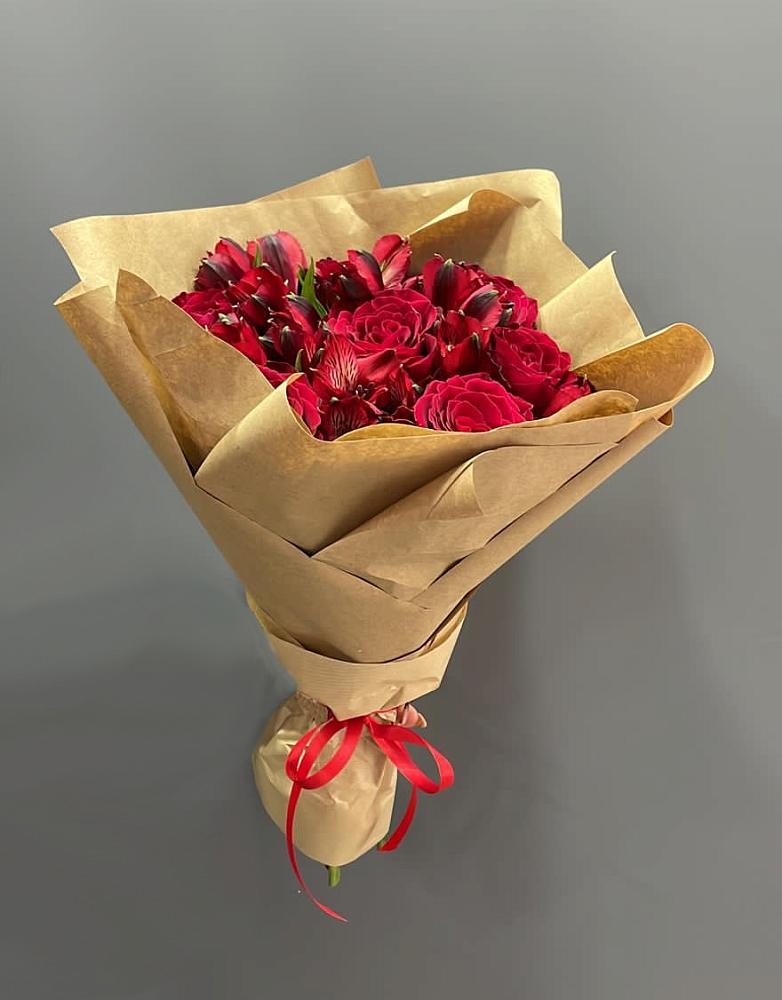 Букет цветов из: Альстромерии и Розы в Нефедово