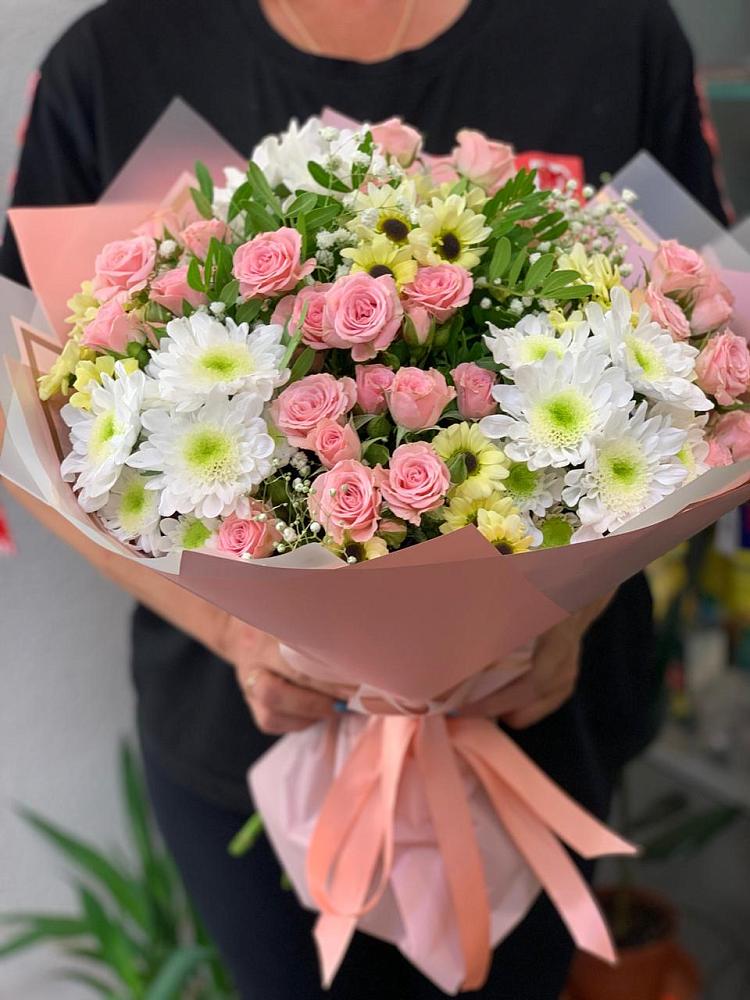 Букет цветов из: Розы и Хризантемы в Нефедово