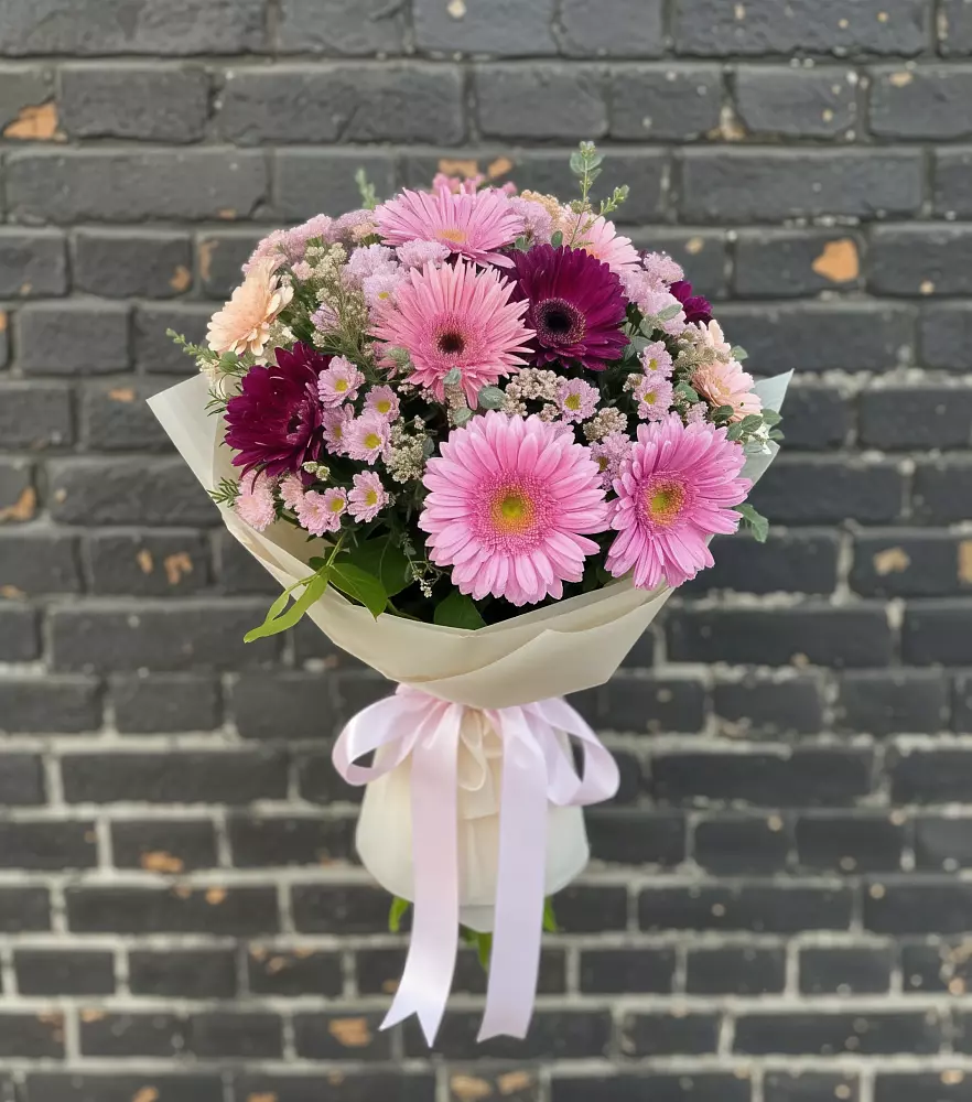 Букет цветов из: Герберы и Хризантемы в Нефедово