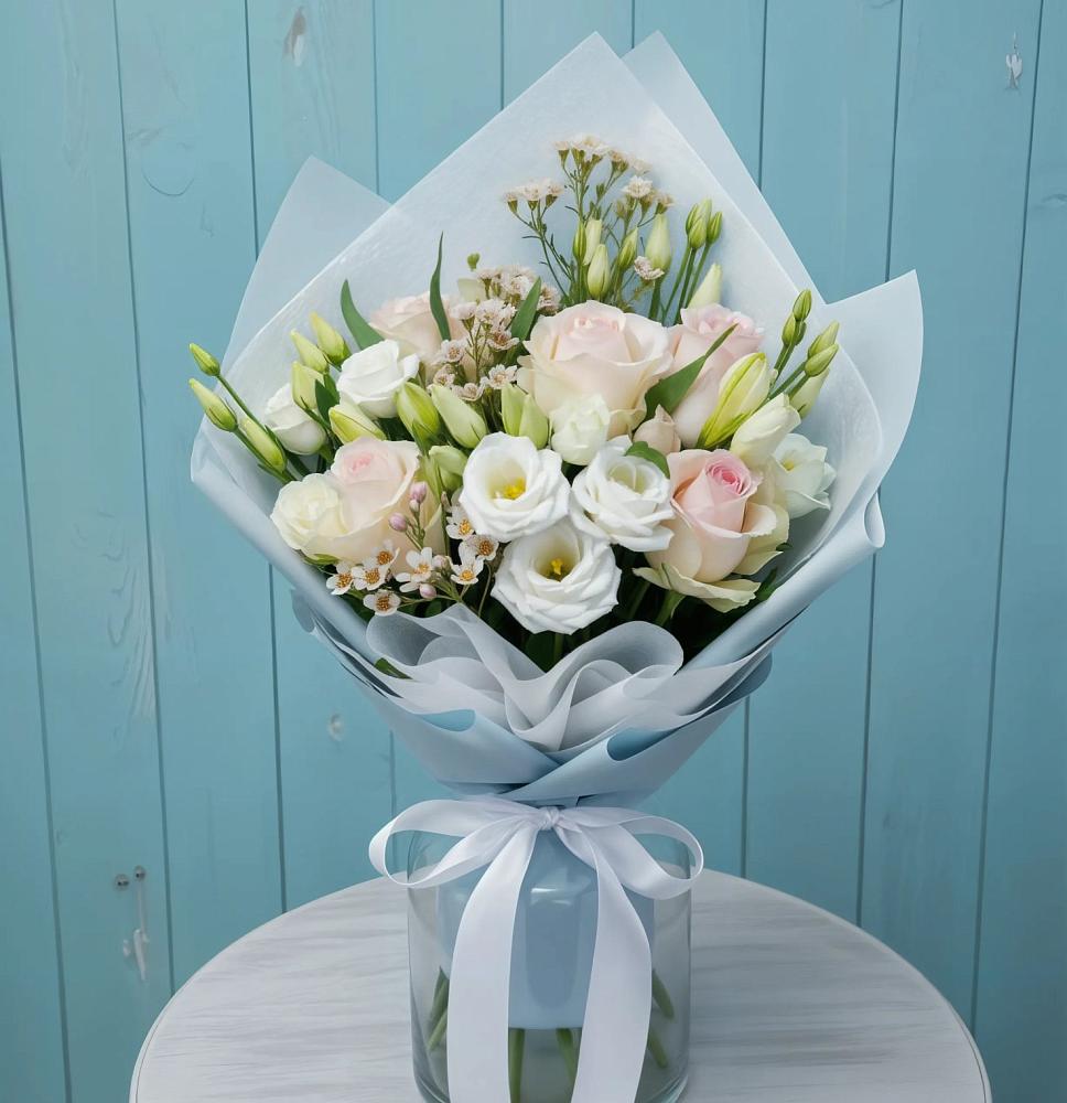 Букет цветов из: Розы и Лизиантусы в Нефедово