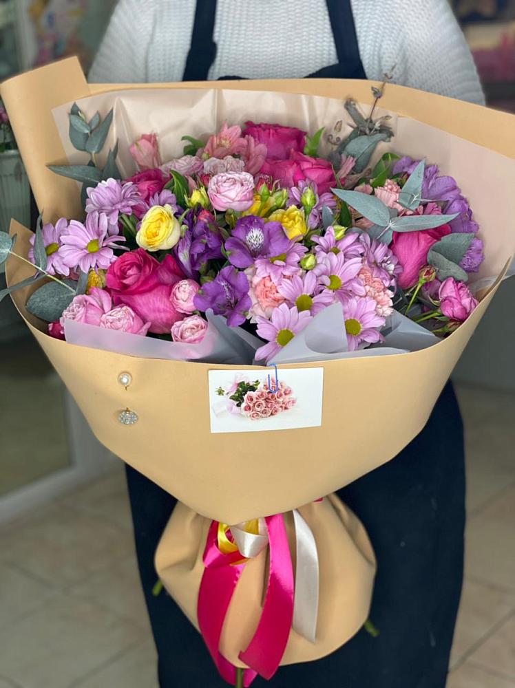 Букет цветов из: Хризантемы, Гвоздики и Альстромерии в Нефедово