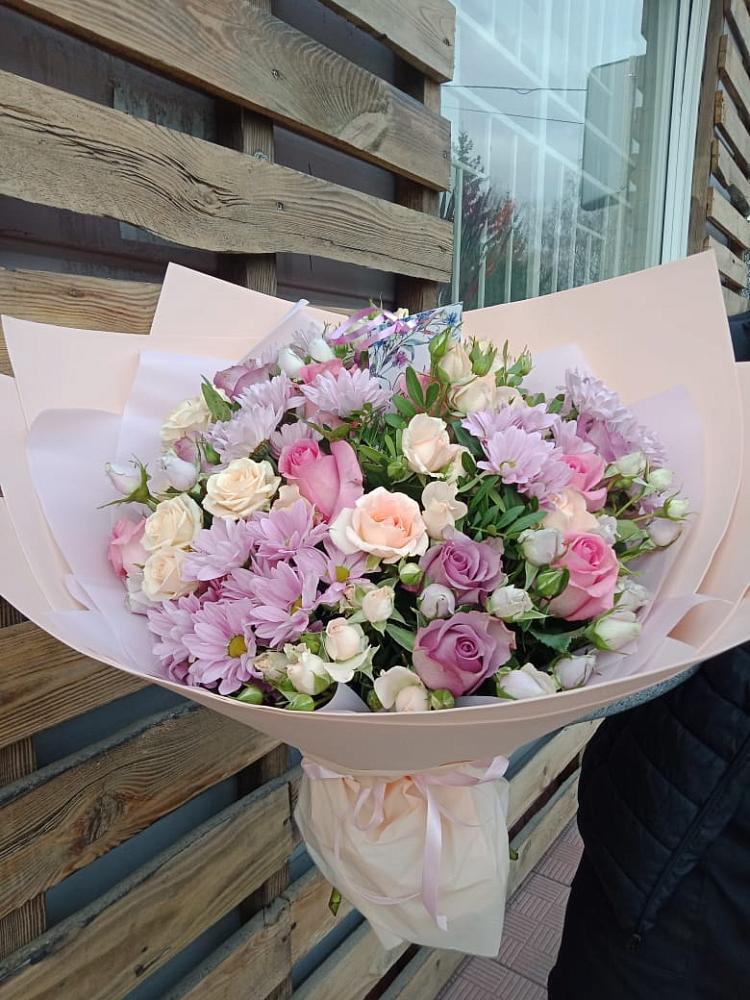 Букет цветов из: Розы и Хризантемы в Нефедово