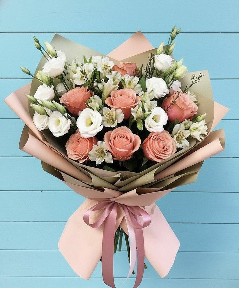 Букет цветов из: Розы, Альстромерии и Лизиантусы в Нефедово