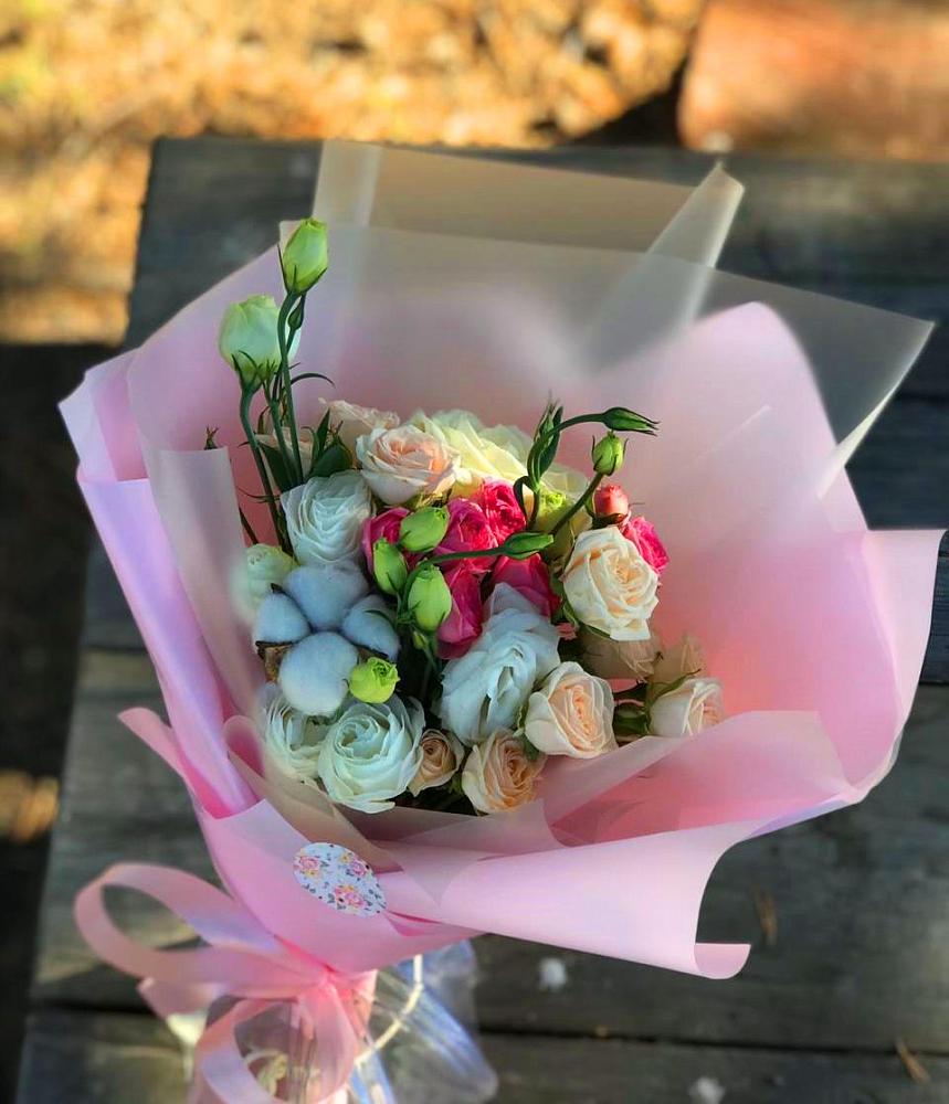 Букет цветов из: Розы и Лизиантусы в Нефедово