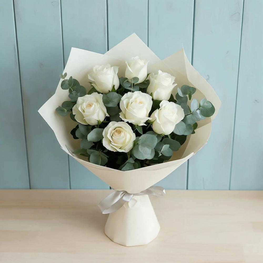 Букет Белые розы в Эвкалипте в Нефедово