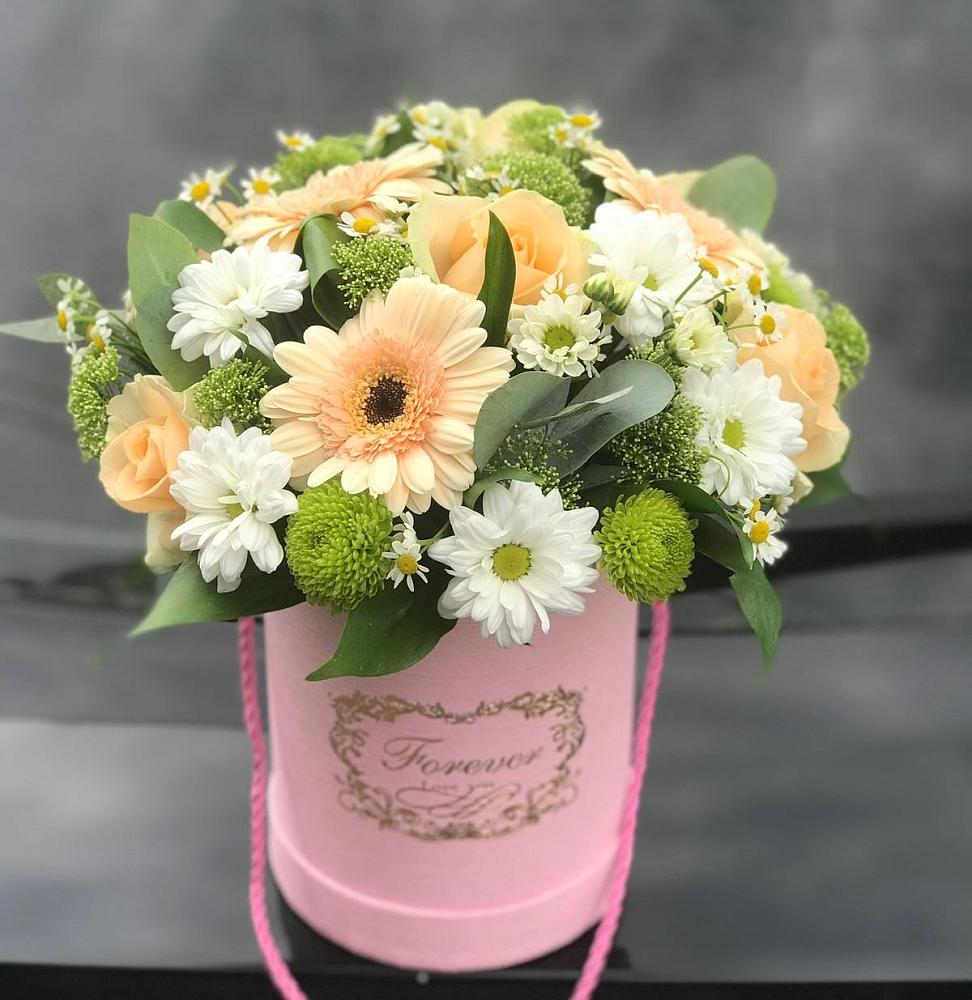 Цветочная композиция из Розы, Герберы и Хризантемы в шляпной коробке в Нефедово