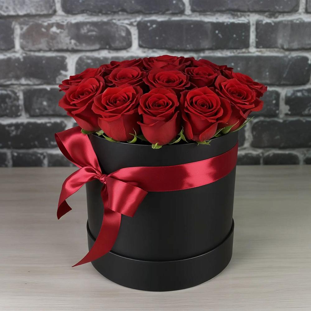 Цветочная композиция из Розы в шляпной коробке в Нефедово